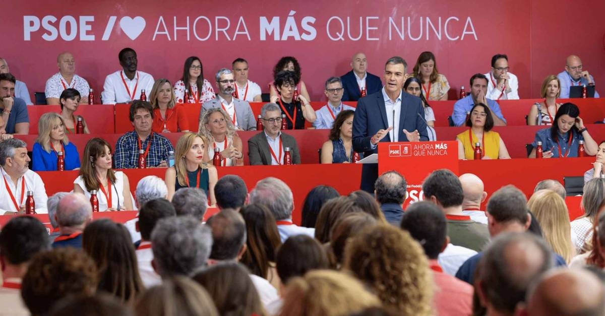 &amp;#039;Paseo&amp;#039; de Pedro Sánchez en el Comité Federal del PSOE: solo Page le pide responsabilidades con una dura advertencia