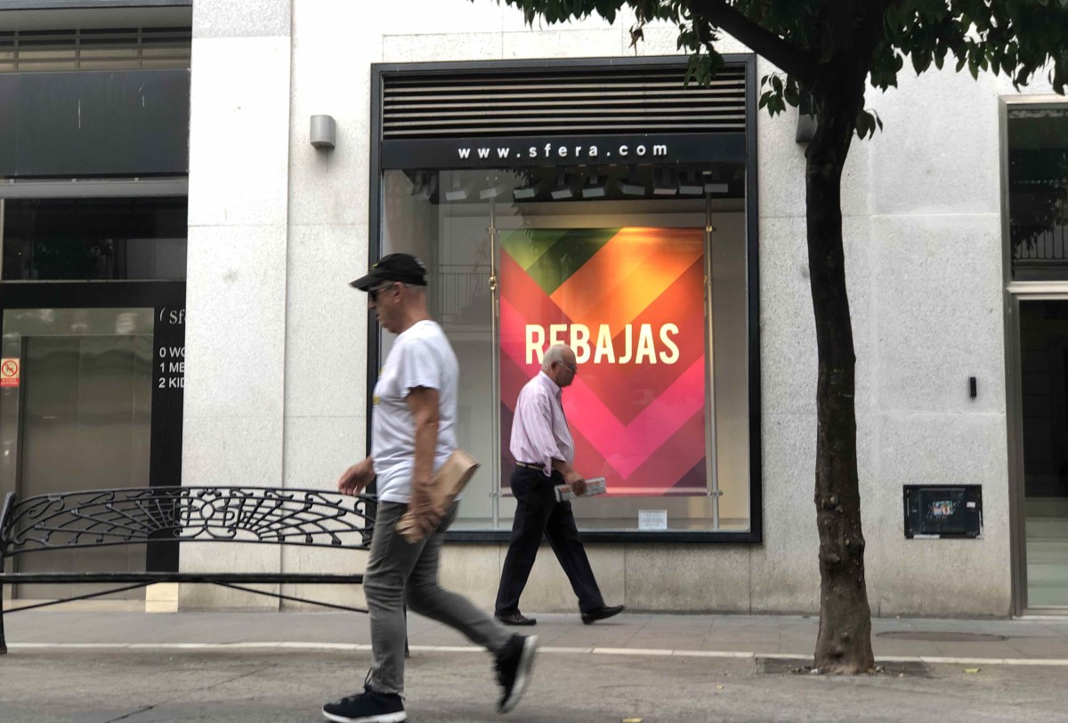 Comienzan las rebajas de verano, pero ¿a qué precio?: las señales que deben hacerte sospechar antes de comprar online
