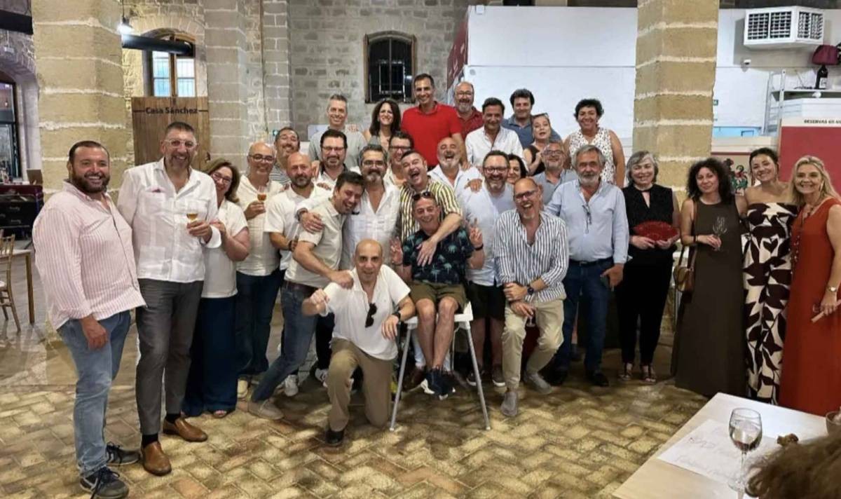 Del mítico &amp;#039;Guati Guati&amp;#039; al fenómeno de Los Caños: la emotiva despedida por su jubilación a un histórico de Onda Jerez