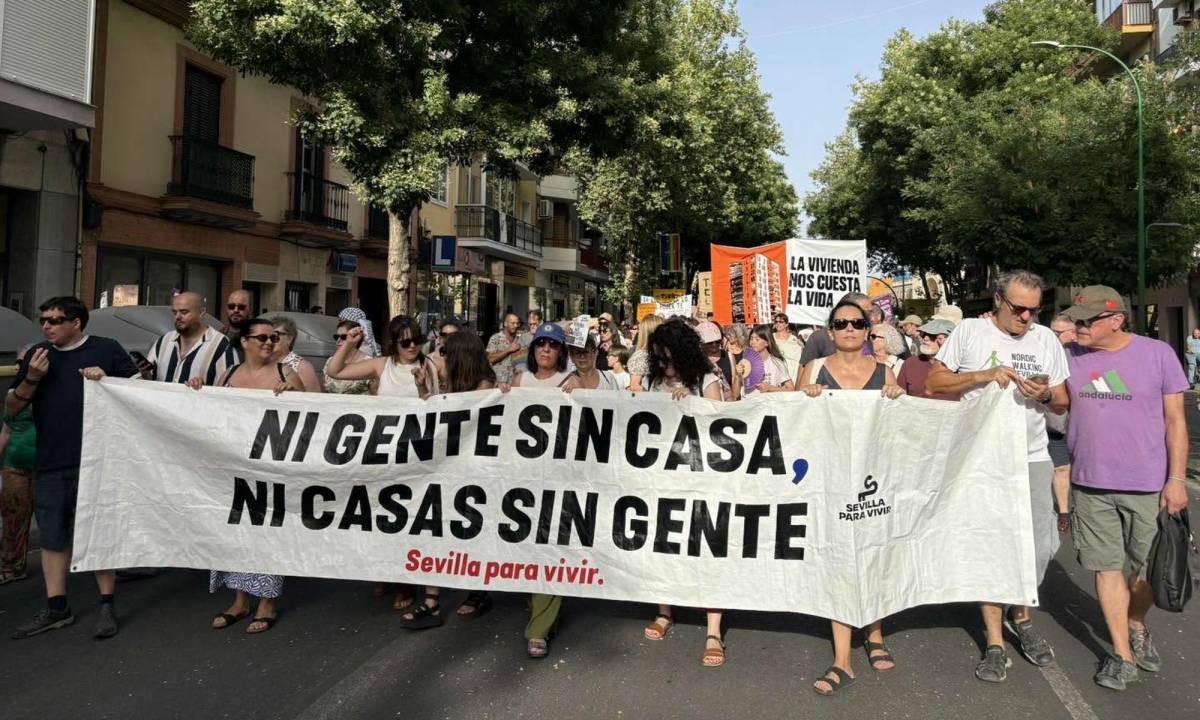 &amp;quot;Sevilla para vivir y no para especular&amp;quot;: los vecinos alzan la voz con una gran manifestación contra la turistificación