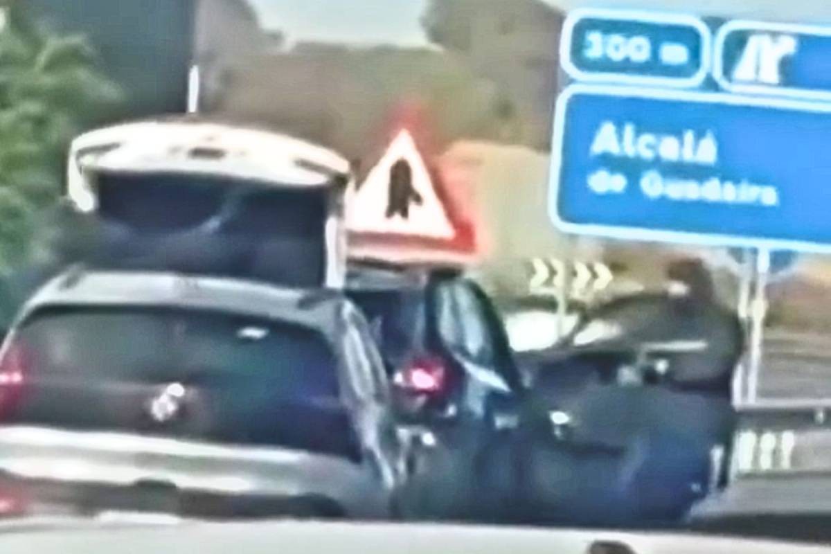 Impactante vídeo en la A-92 del presunto robo de drogas con armas largas entre Alcalá y Mairena: ya se investiga
