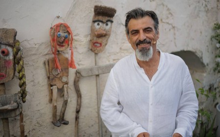 &amp;quot;La poesía es una forma de caminar en silencio, de pensar y mirar el mundo&amp;quot;