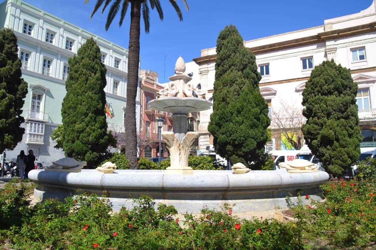 La fuente de la plaza de las Tortugas en Cádiz