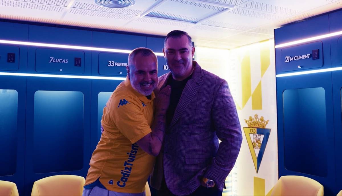 Juan Magán visita el vestuario del Cádiz CF y se encuentra con su &amp;quot;doble&amp;quot; Christian Septién, el nuevo presidente amarillo