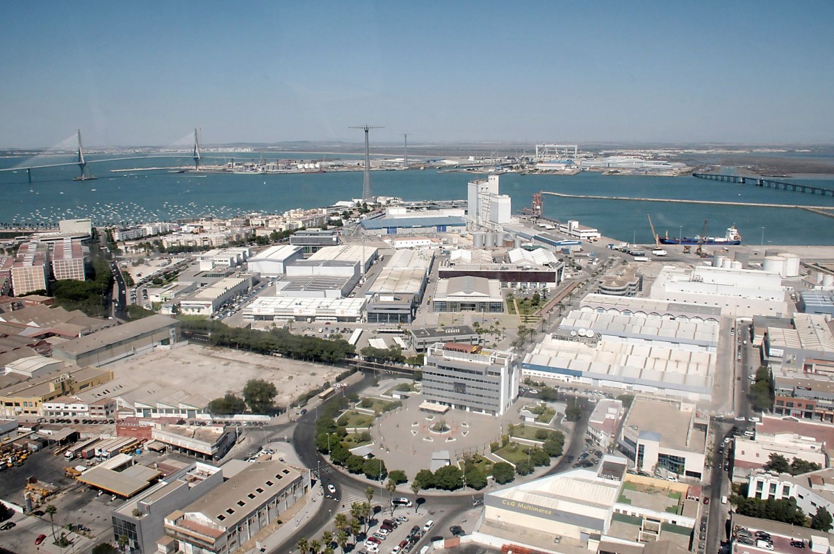 Cádiz estrena 220 plazas de aparcamiento gratuito y baja las tarifas para 2027