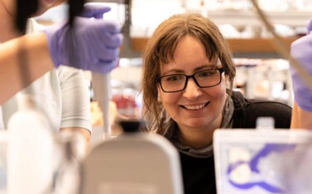 Científicos de Estados Unidos dicen haber creado una “célula sintética” capaz de replicarse y evolucionar